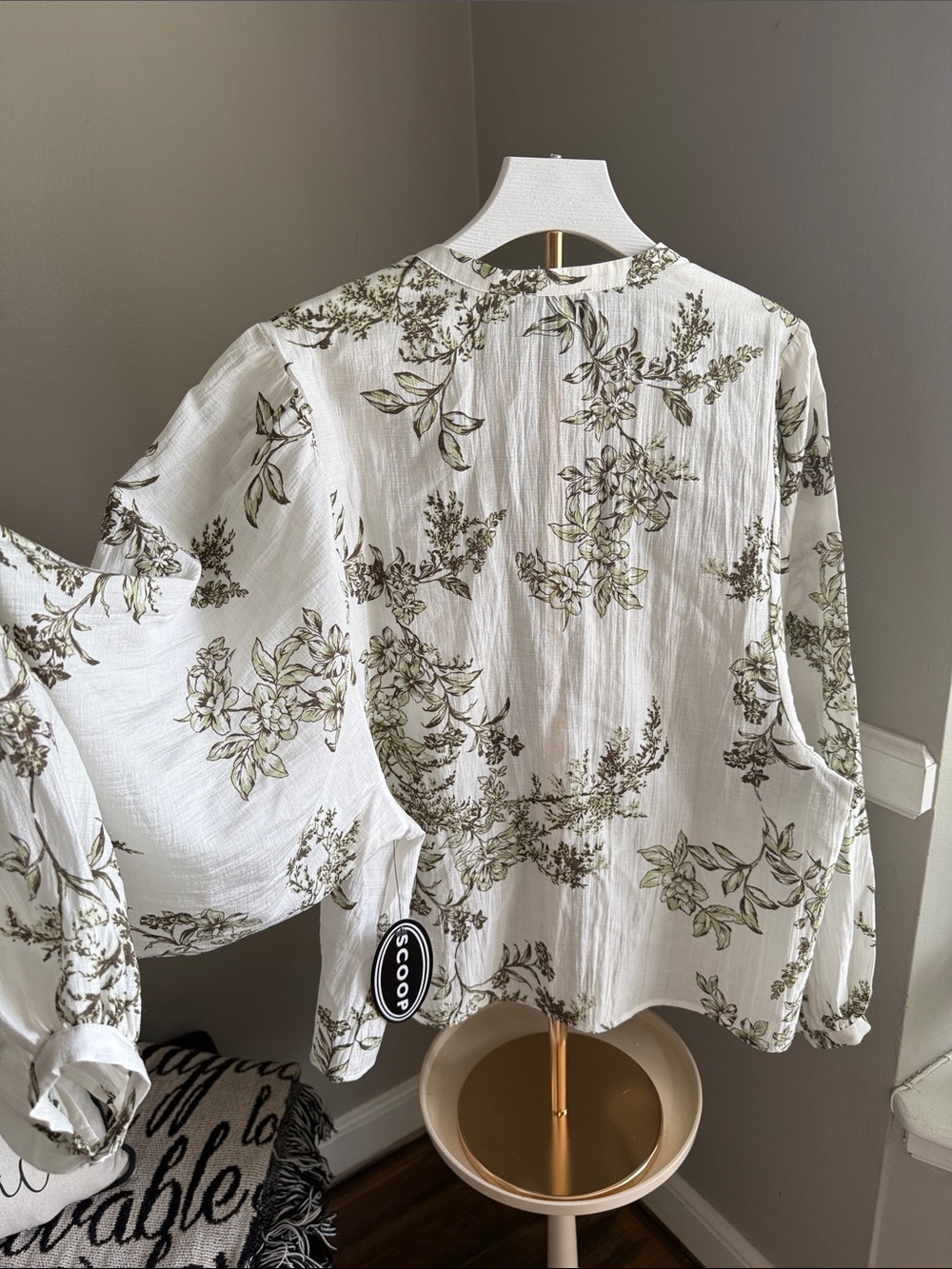 Lightweight White Floral Button-Front Blouse - Picture 6 of 6
